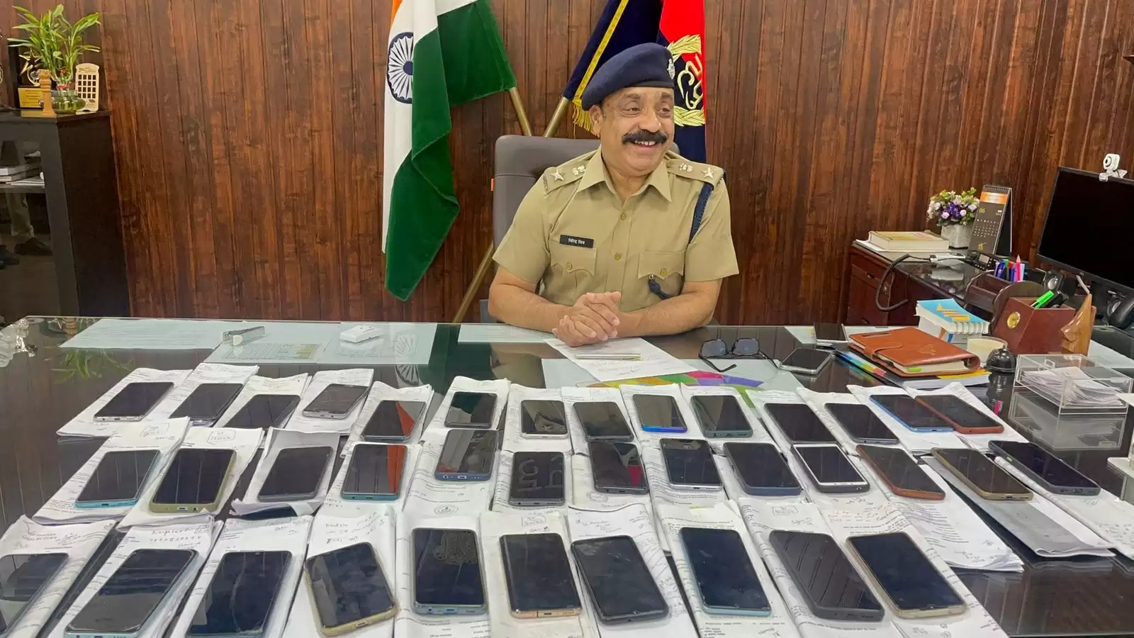गुरुग्राम पुलिस ने ढूंढे 42 लाख रुपये कीमत के गुम हुए 210 मोबाइल