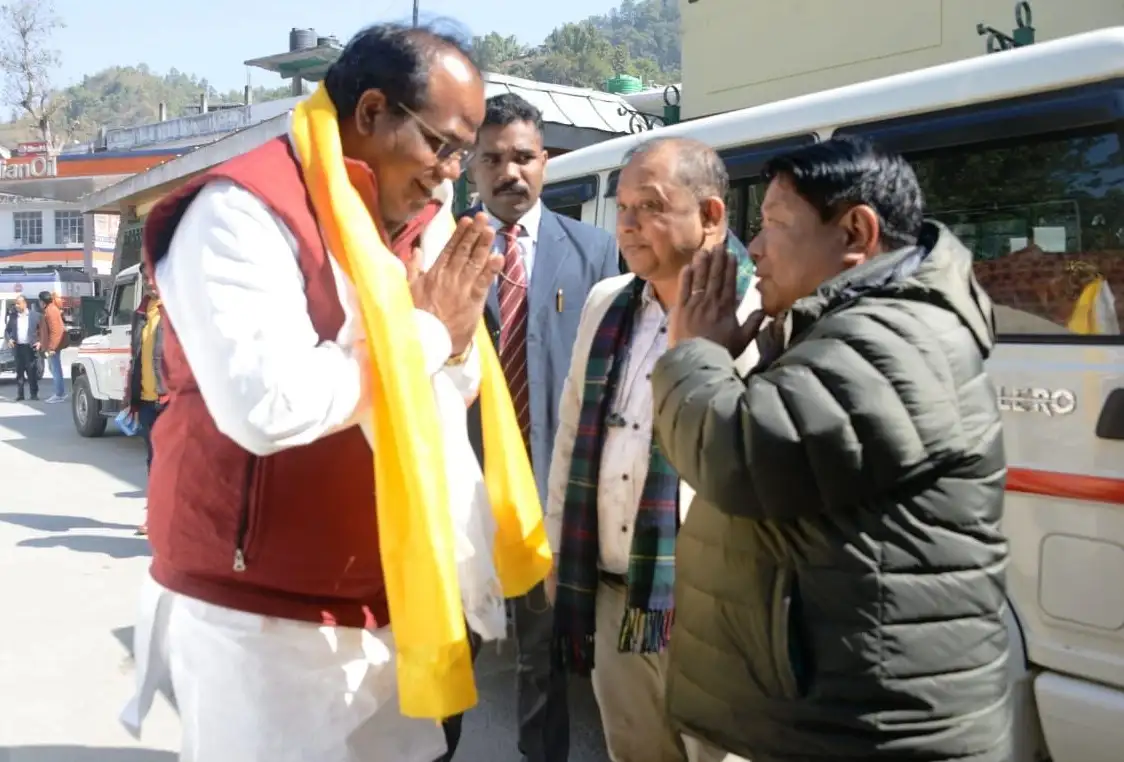 केंद्रीय राज्य मंत्री जॉन बारला तीन दिवसीय यात्रा पर सिक्किम पहुंचे