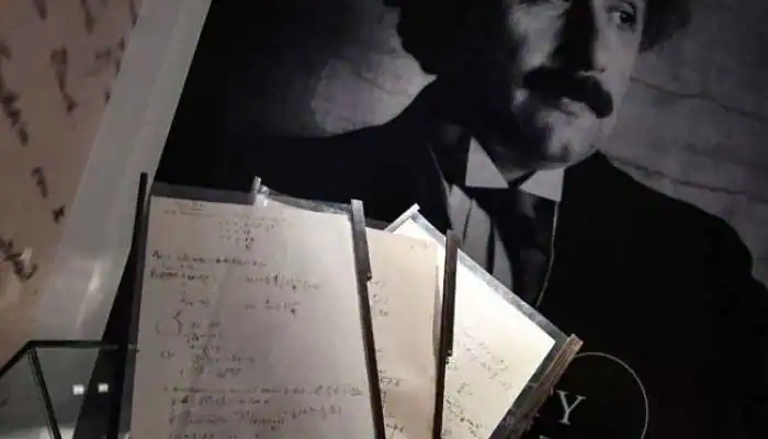 पेरिस में 1.3 करोड़ डॉलर में बिकी आइंस्टीन की थ्योरी
