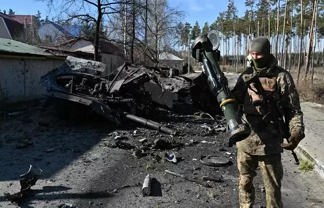 यूक्रेनी सेना ने खतरनाक जैवलिन मिसाइलों से सैकड़ों रूसी टैंक को किया तबाह