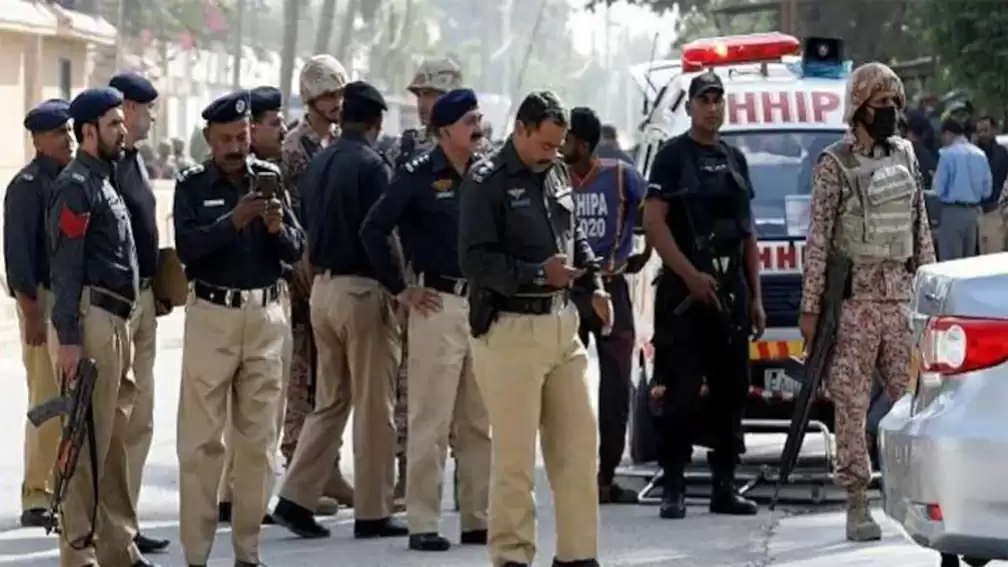 पाकिस्तान के बलूचिस्तान प्रांत में गोलीबारी , चार लोगों की मौत