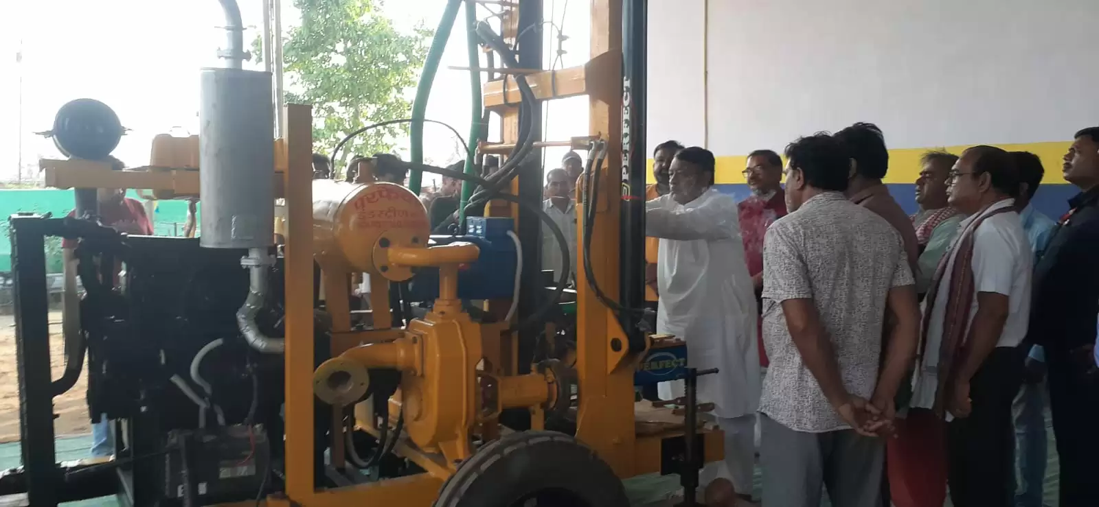 अनूपपुर: रामस्वरूप की मेहनत रंग लाई, कम लागत की मिनी हाइड्रोलिक बोरवेल मशीन बनाई