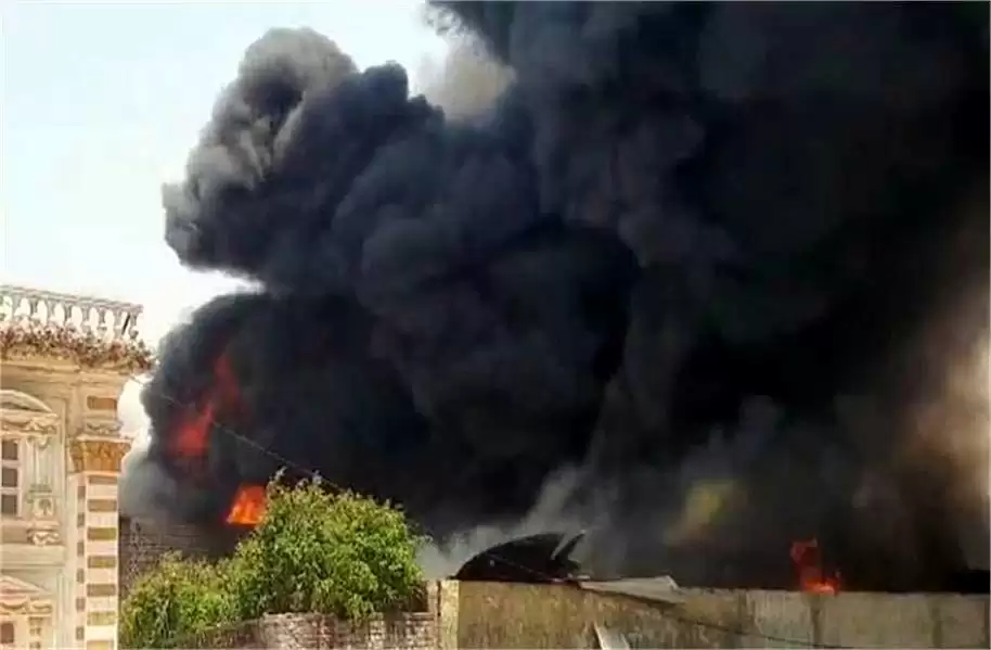 फरीदाबाद : टेंट के गोदाम में लगी भीषण आग