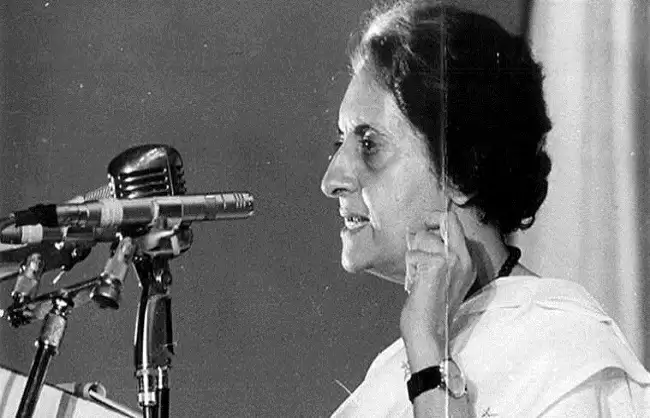 इतिहास के पन्नों में 25 जूनः कोई नहीं भूल सकता इंदिरा गांधी की इमरजेंसी के जख्म