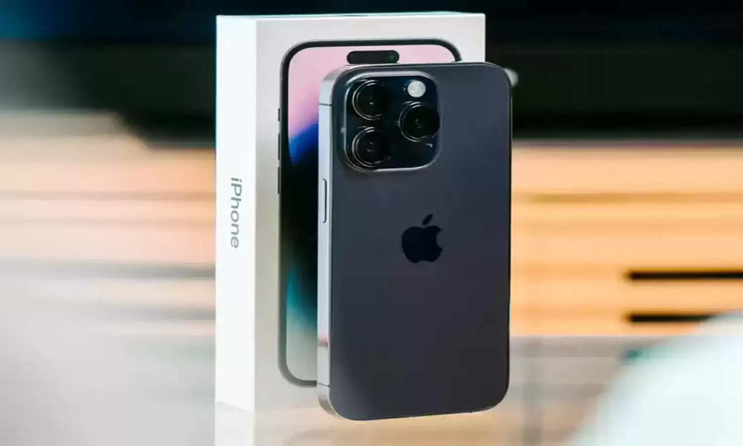 Apple भारत में ही मैन्यूफैक्चर करने जा रहा अपने नए स्मार्टफ़ोन iPhone15, ख़बर पूरी पढ़ें