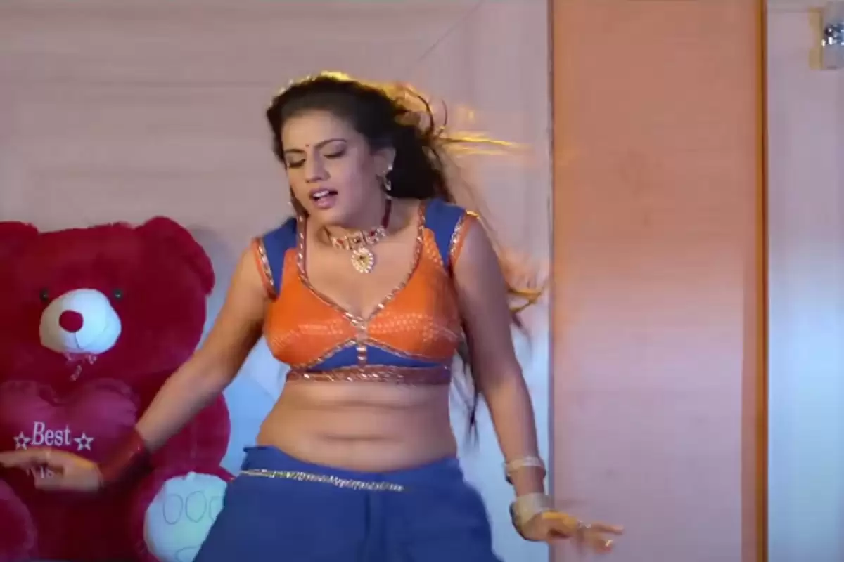 Akshara Singh Sexy Video