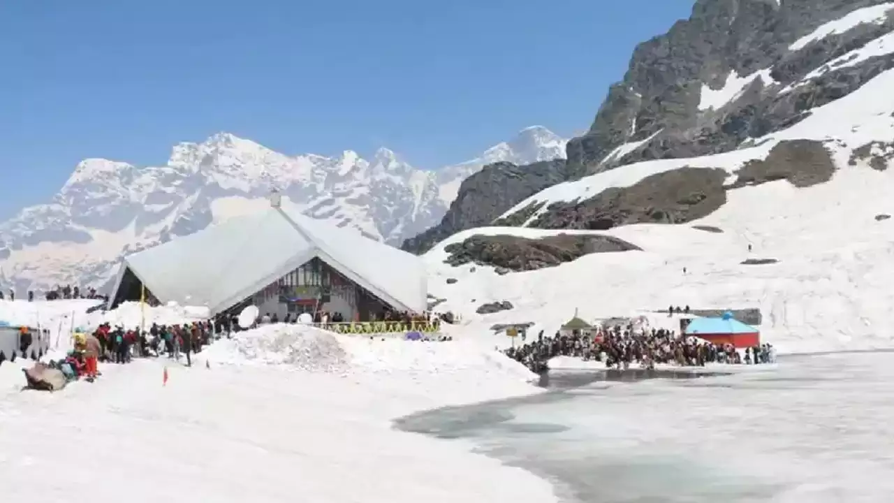 Hemkund Sahib gates