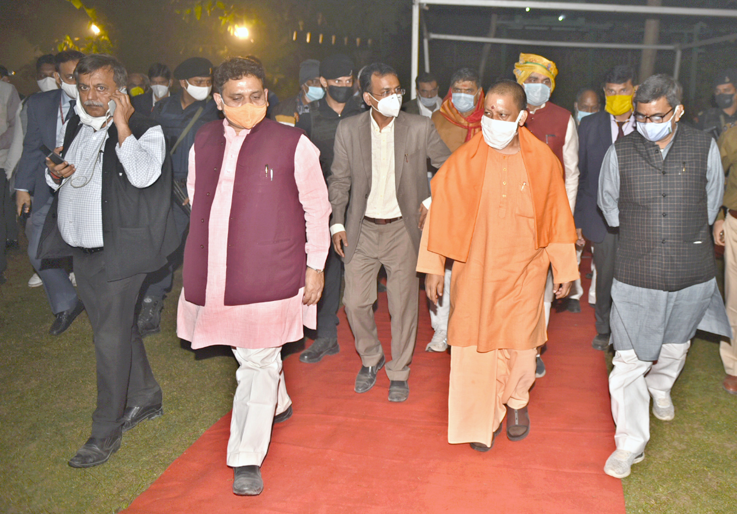 देव दीपावली पर PM मोदी के प्रस्तावित आगमन के दृष्टिगत CM योगी ने वाराणसी का भ्रमण किया