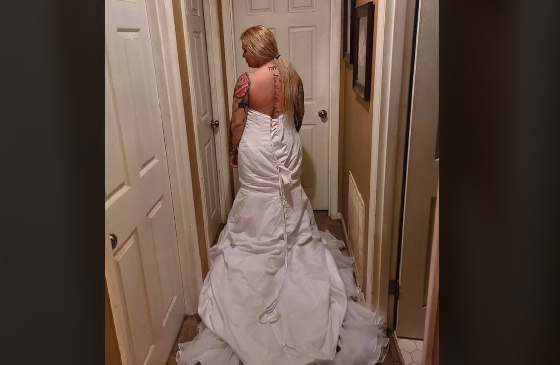 शादी की ड्रेस देख दुल्हन ने की कंपनी से शिकायत, जवाब मिला- आपने इसे उल्टा पहना है