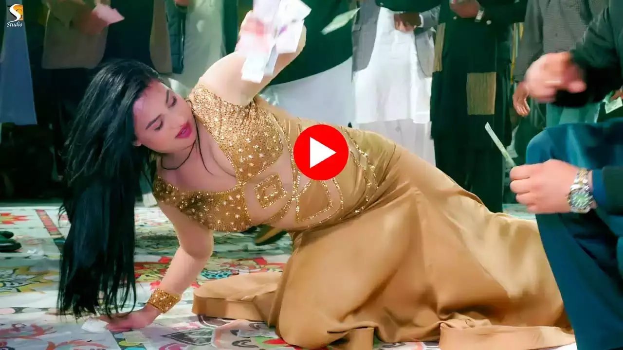 Dance Video :एक लड़की ने फिल्मी गाने पर गजब का डांस किया है। जिसकी वीडियो सोशल मीडिया वायरल हो रही है।