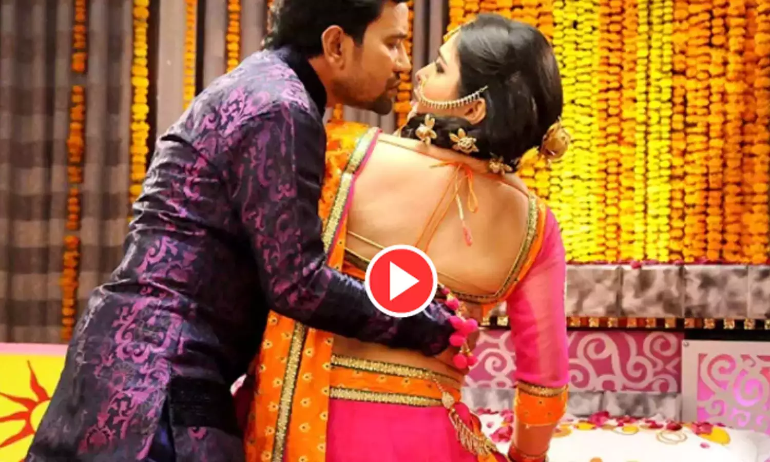 Bhojpuri song Video: निरहुआ एक्ट्रेस आम्रपाली दुबे को देखकर शर्मा जाते हैं उन्हें समझ ही नहीं आता है कि वो क्या बोले।