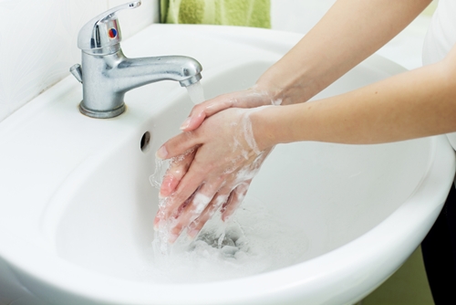 हाथ धोते समय हर कोई करता है ये 5 गलतियां, हो सकती है ये गंभीर परेशानी