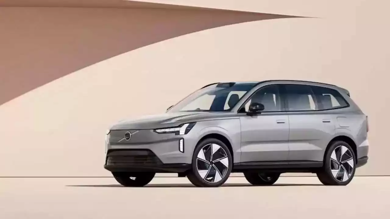  Volvo EX90 electric SUV